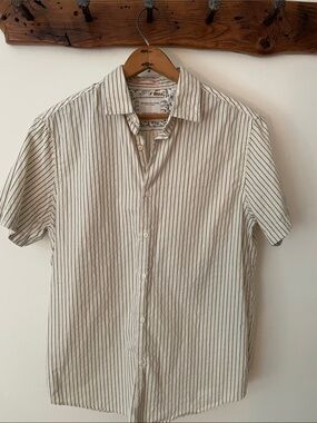 Beach Casual, Button-Down shirt: Denim and Flower, Medium